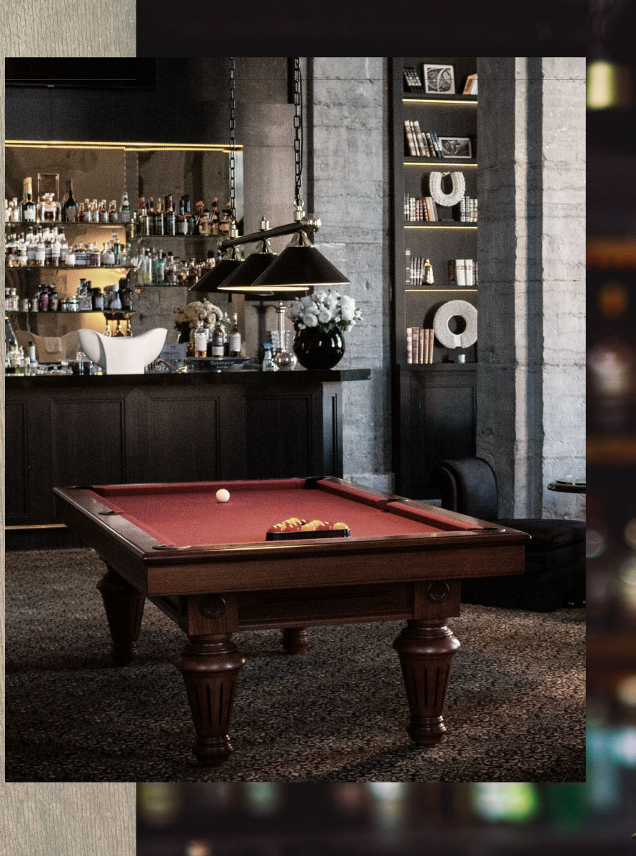 Golden Horn lounge and pool table